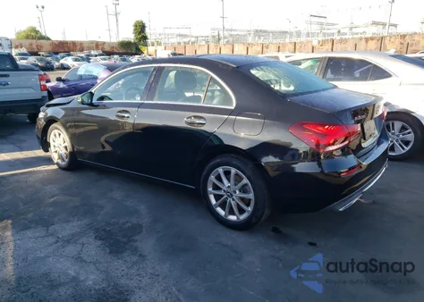 2019 Mercedes-Benz A 220 z USA, uszkodzony, nr VIN WDD3G4EB5KW002004